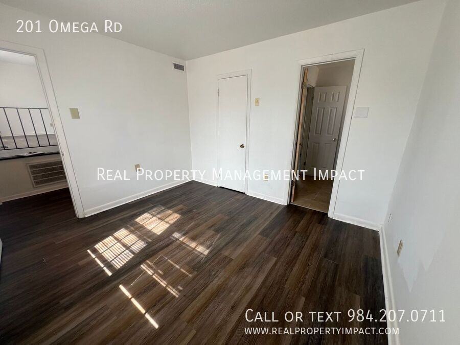 201 Omega Rd - Photo 6 of 31