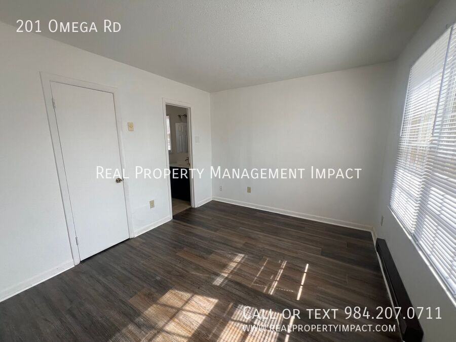 201 Omega Rd - Photo 7 of 31