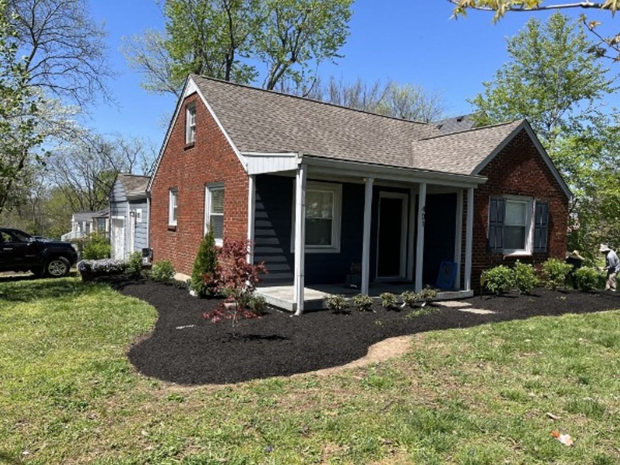 401 Chapel Ave - Photo 2 of 11