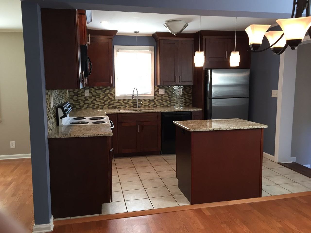 401 Chapel Ave - Photo 6 of 11