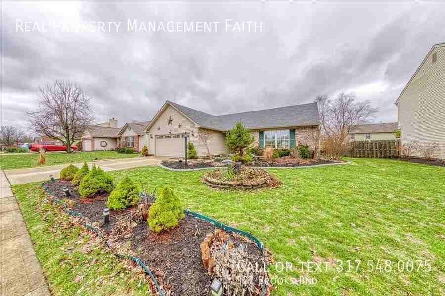 327 Brooks Bnd - Photo 2 of 23