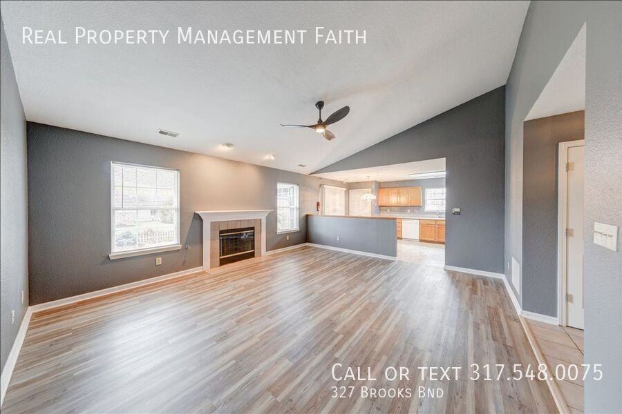 327 Brooks Bnd - Photo 3 of 23