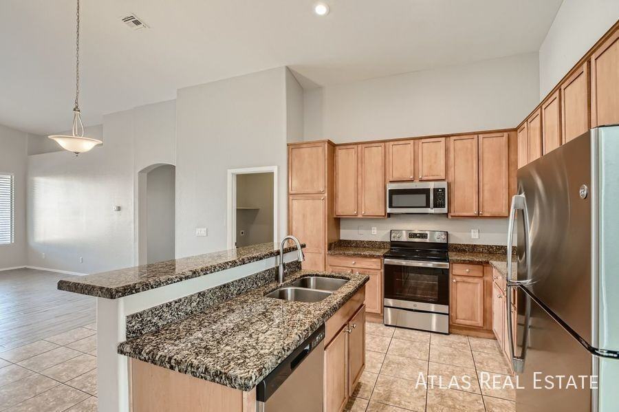 9414 W Heber Rd - Photo 2 of 18
