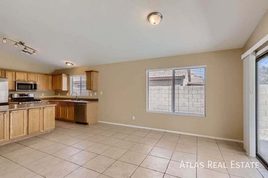 13281 W Mauna Loa Ln - Photo 4 of 16