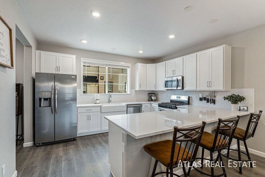 1536 Castle Creek Cir - Photo 5 of 30