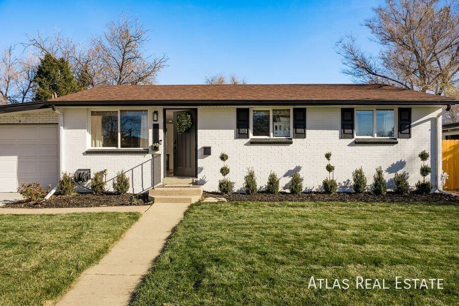 5210 Quay St - Photo 4 of 50