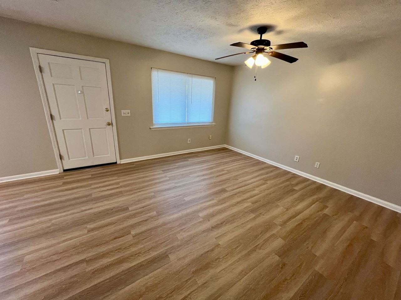 1649B S Beltline Blvd - Photo 3 of 14