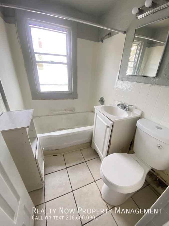 3356 W 33rd St Unit 2 #2 - Photo 2 of 4