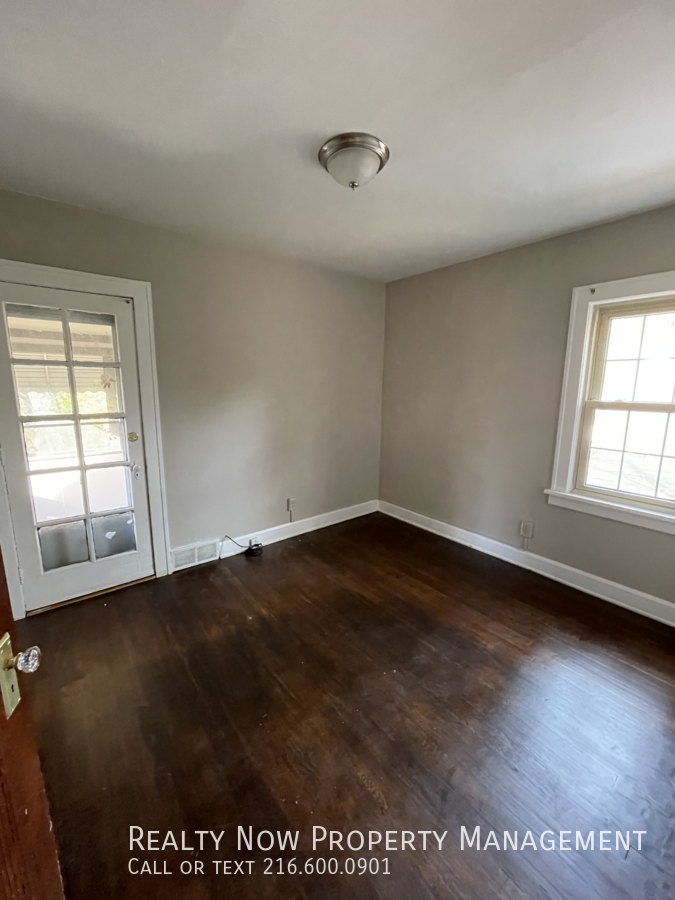 3614 Lynnfield Rd #UP - Photo 3 of 9