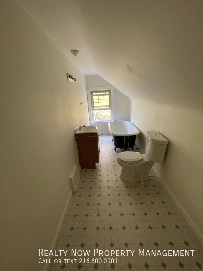 3614 Lynnfield Rd #UP - Photo 6 of 9