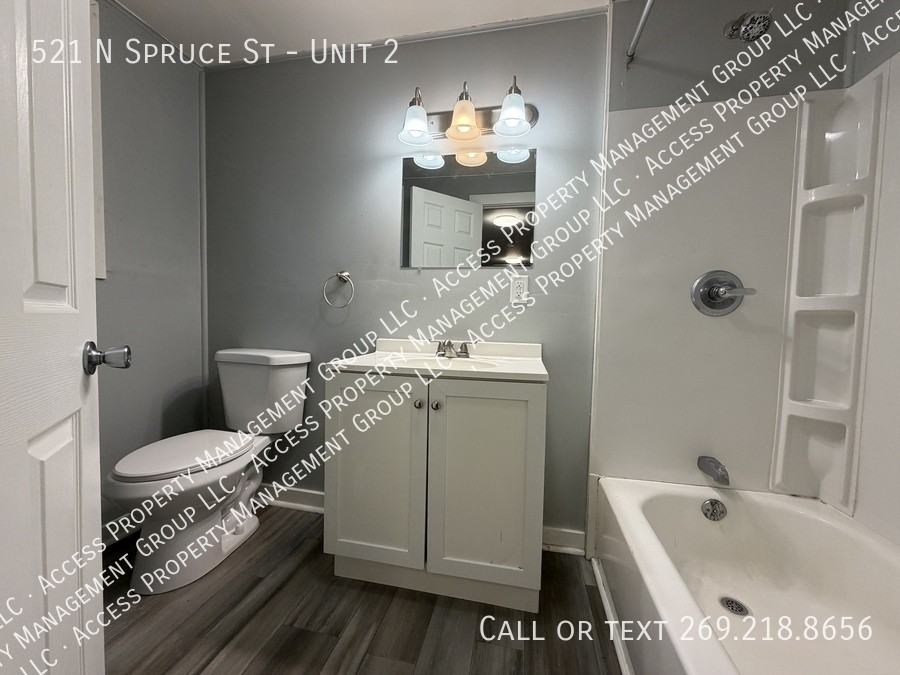 521 N Spruce St #2 - Photo 4 of 10