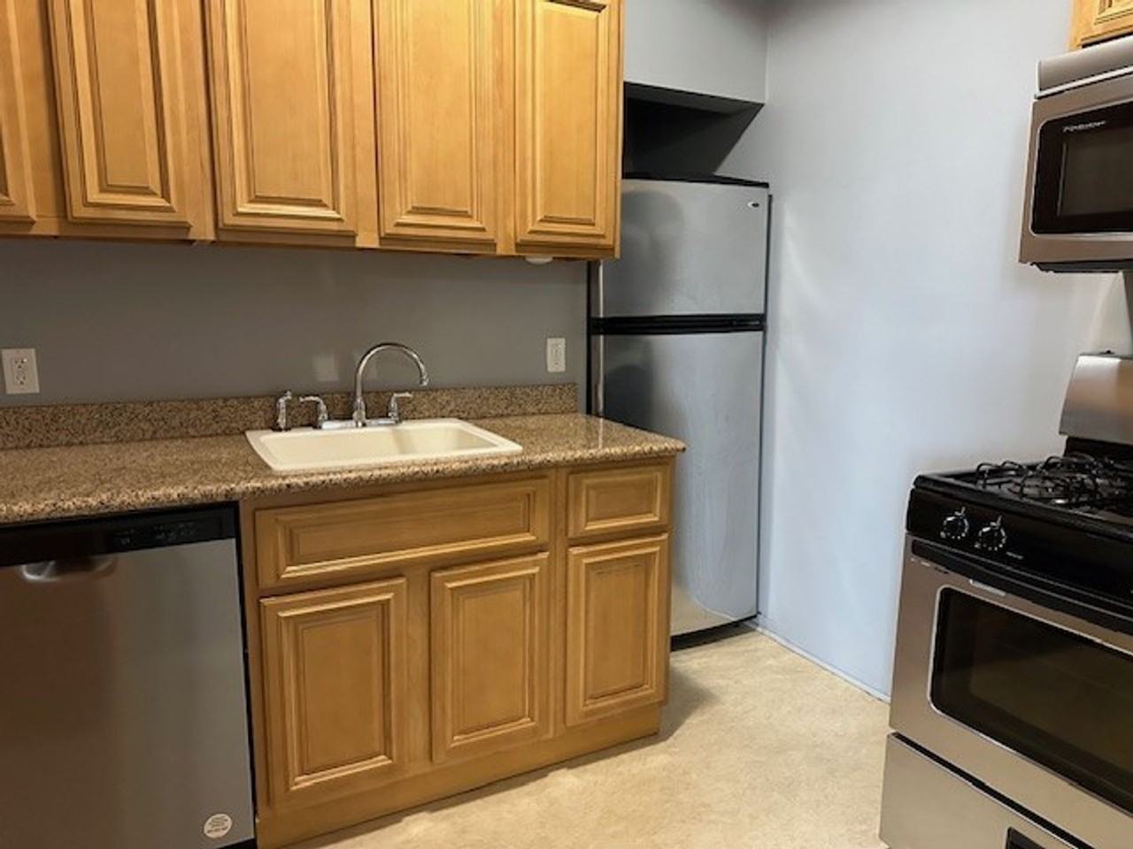 1525 N Front St #U306 - Photo 6 of 10