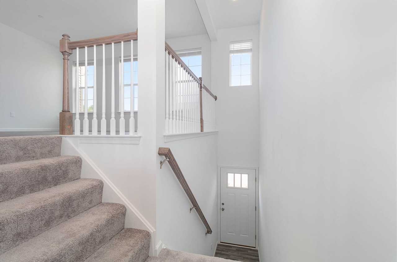 1829 Shady Ln - Photo 2 of 31