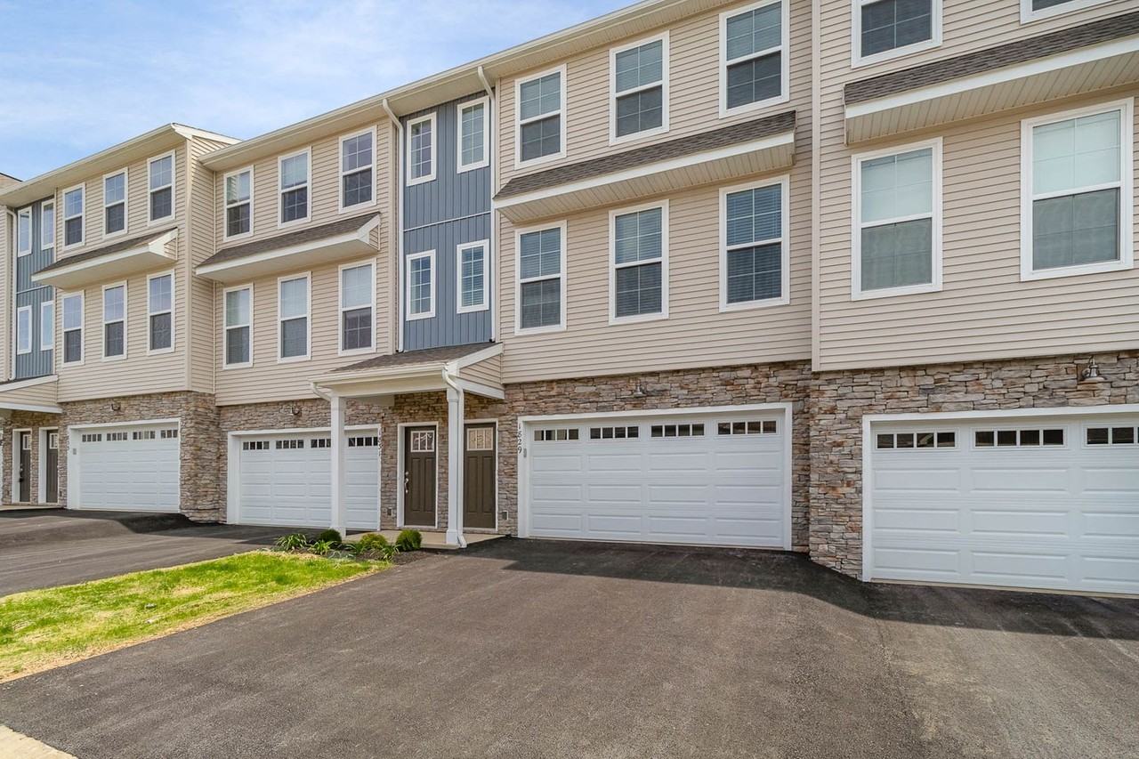 1829 Shady Ln - Photo 6 of 31