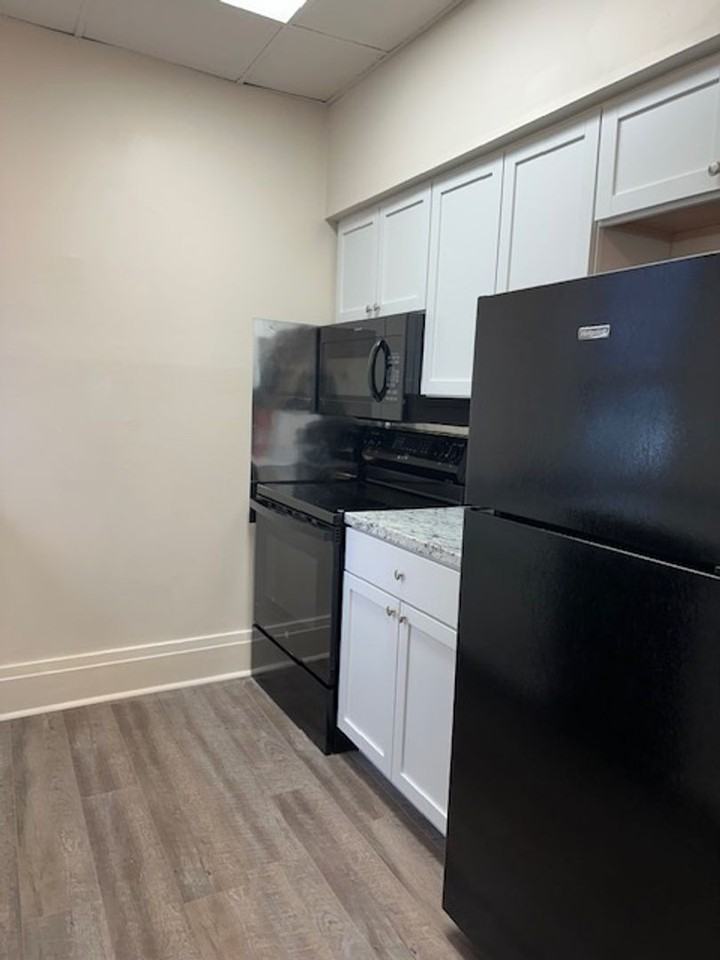 570 Race St #2 - Photo 6 of 10