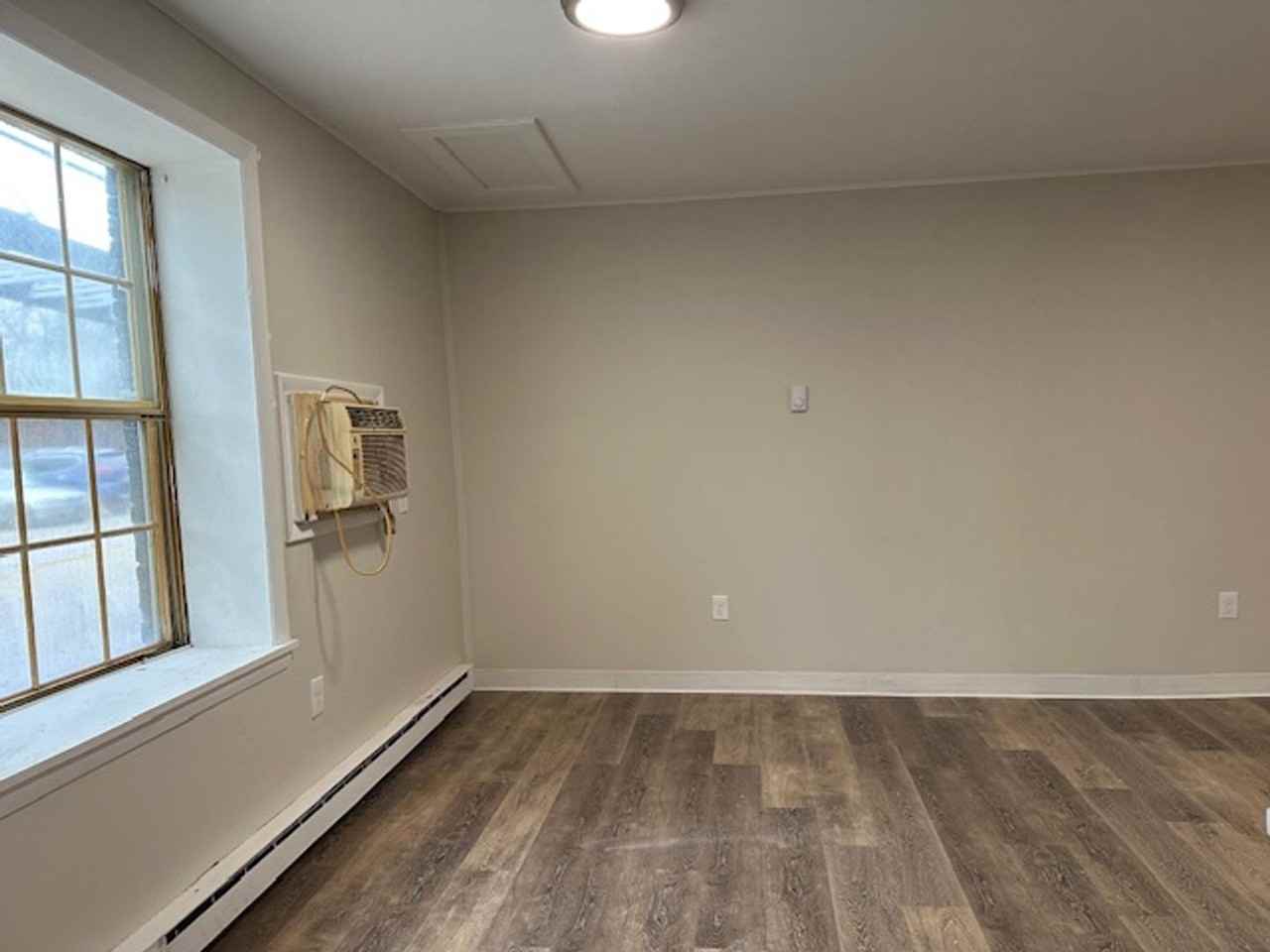 113 Market St - Photo 3 of 8