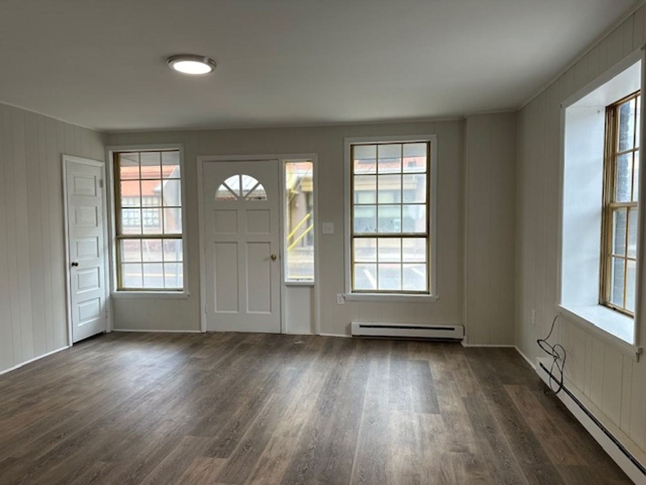 113 Market St - Photo 4 of 8