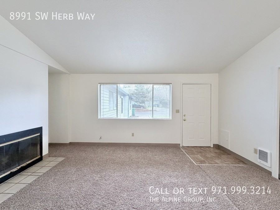 8991 Sw Herb Way - Photo 4 of 31