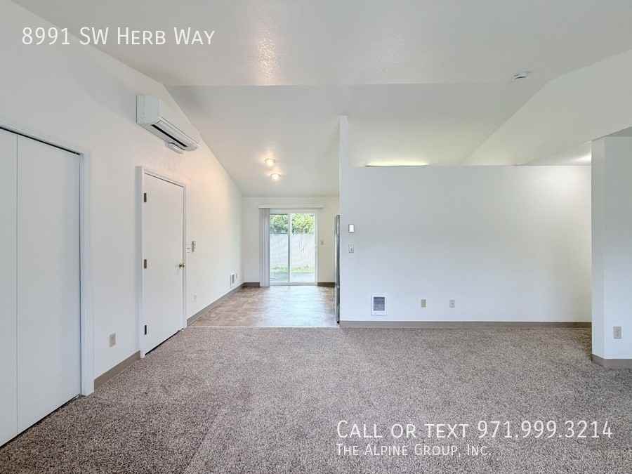 8991 Sw Herb Way - Photo 5 of 31