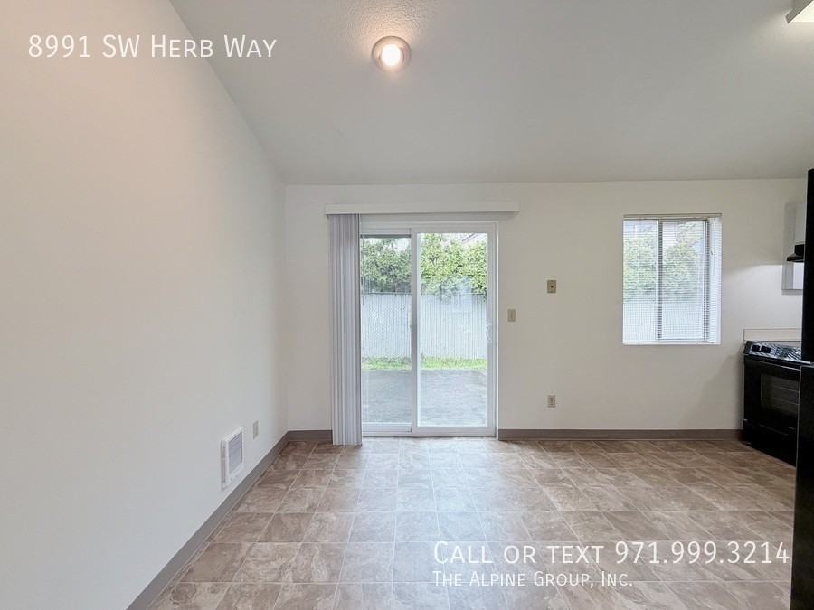 8991 Sw Herb Way - Photo 7 of 31