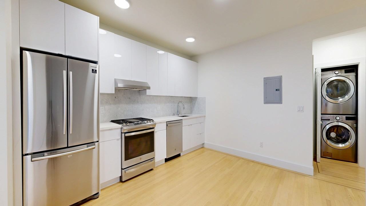 863 Sutter St #302 - Photo 2 of 8