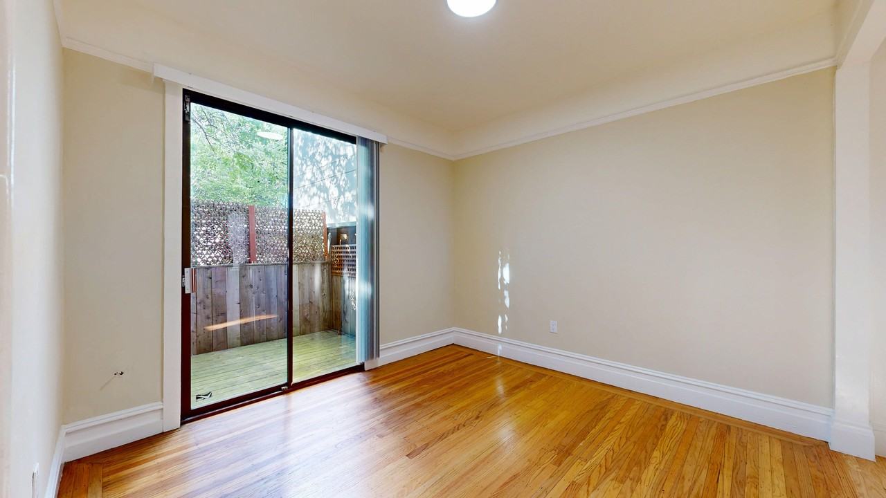 2256 Market St #C - Photo 4 of 10