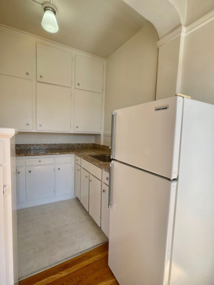 2000 Beach St #304 - Photo 5 of 12