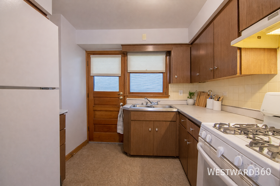 14132 S Highlawn Ave #2 - Photo 4 of 5