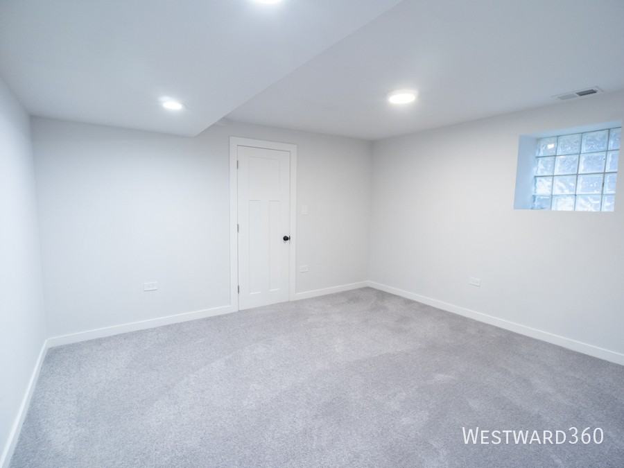 4853 N Kenmore Ave #1R - Photo 5 of 14