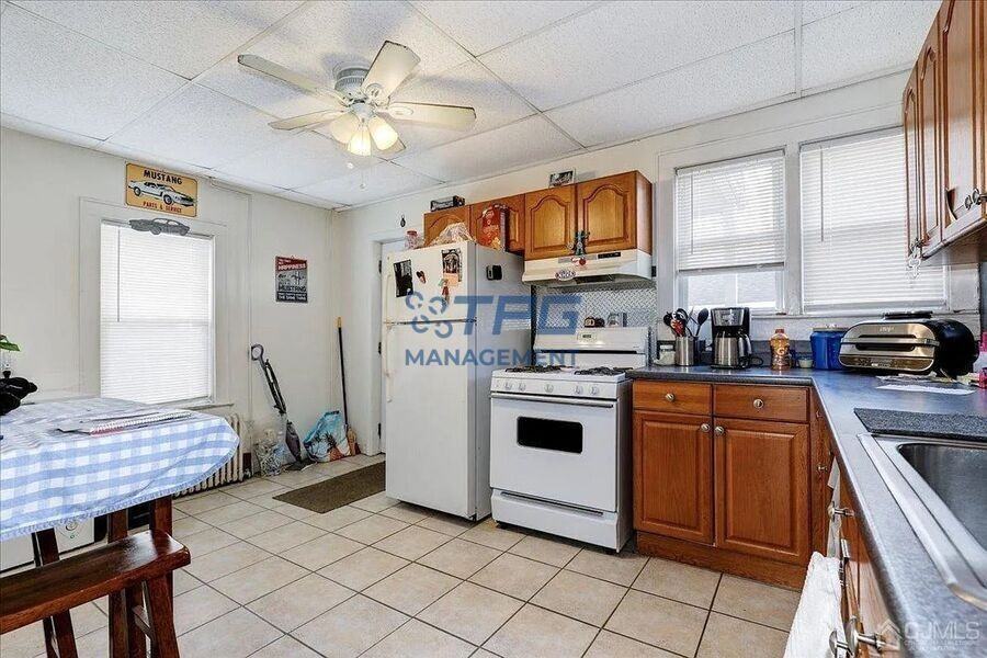 243 Cedar St #A - Photo 6 of 13