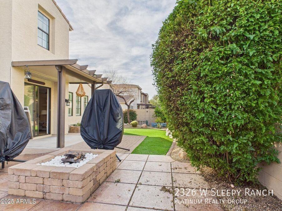2326 W Sleepy Ranch Rd - Photo 2 of 26