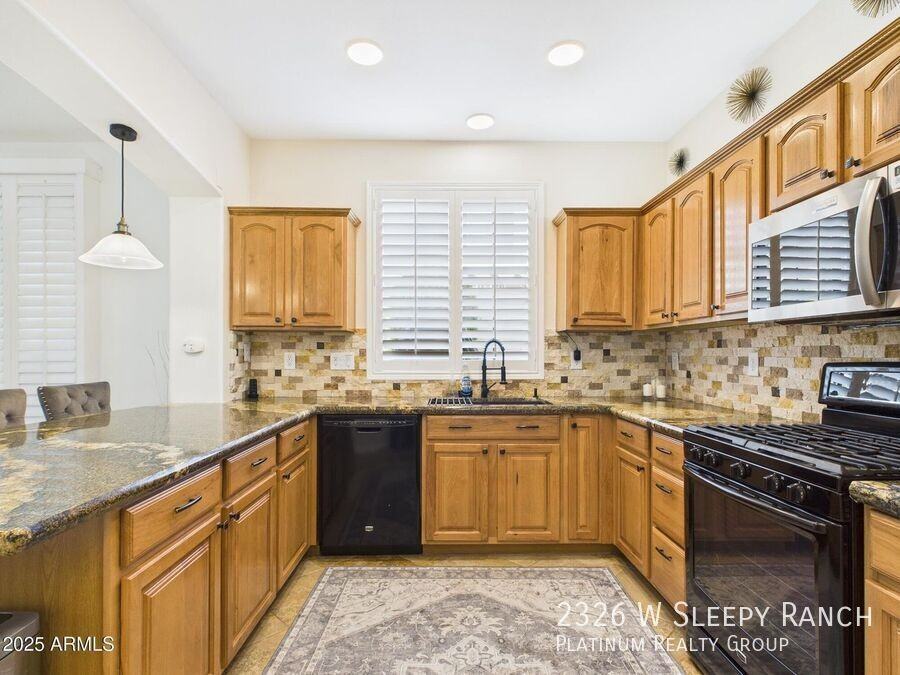 2326 W Sleepy Ranch Rd - Photo 3 of 26