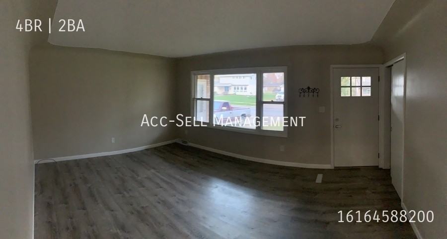 53 Luray Ave Nw - Photo 4 of 17