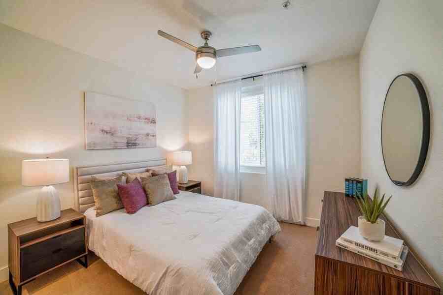 Vernola Marketplace | BRAND - Photo 3 of 31