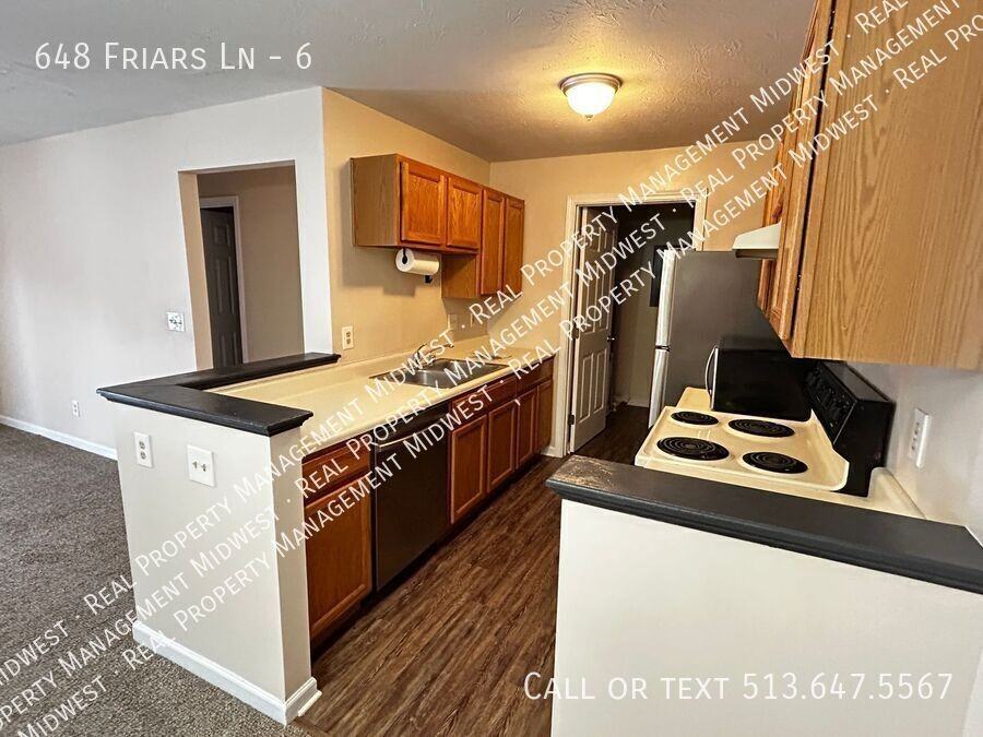 648 Friars Ln #6 - Photo 3 of 20