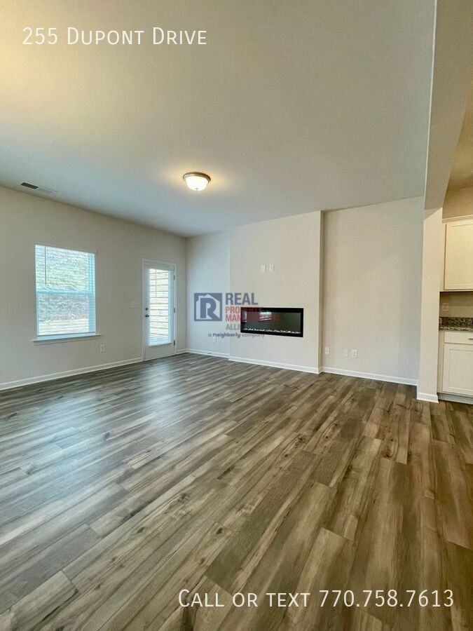 255 Dupont Dr - Photo 6 of 14