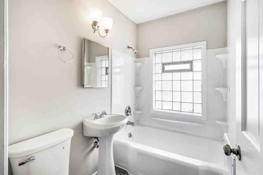 7220 W Center St #5 - Photo 3 of 14