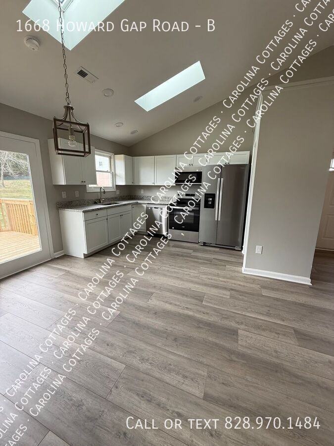 1668 Howard Gap Rd #B - Photo 3 of 9