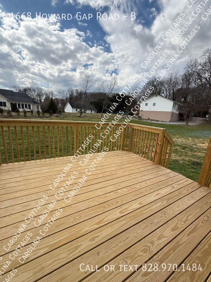 1668 Howard Gap Rd #B - Photo 5 of 9