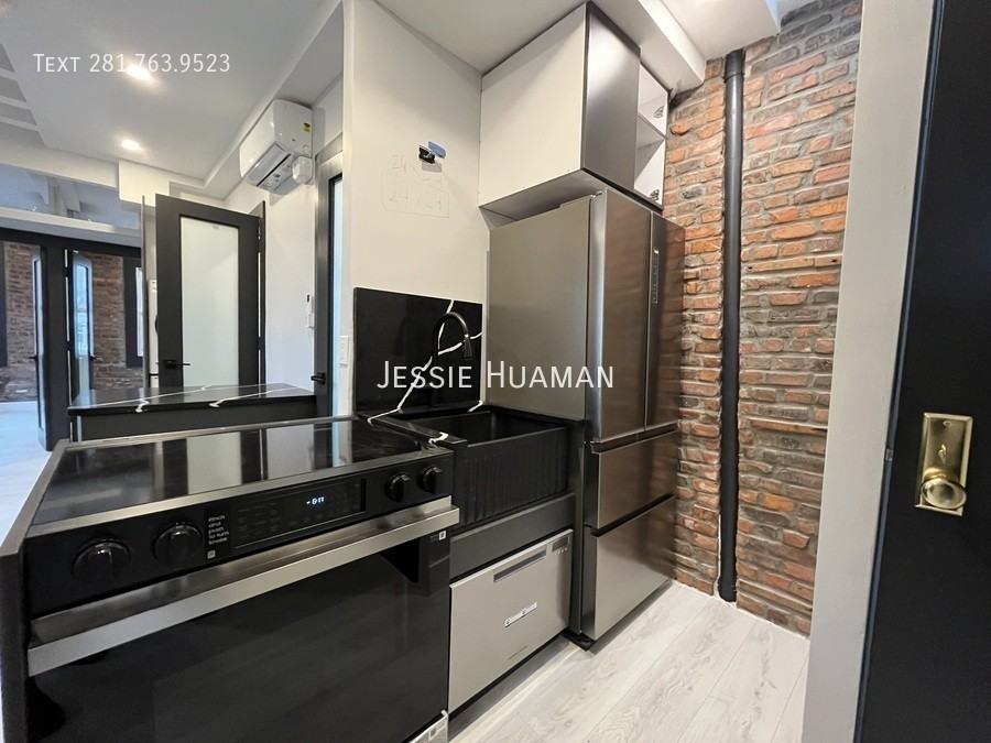 37 Cornelia St #3A - Photo 4 of 9