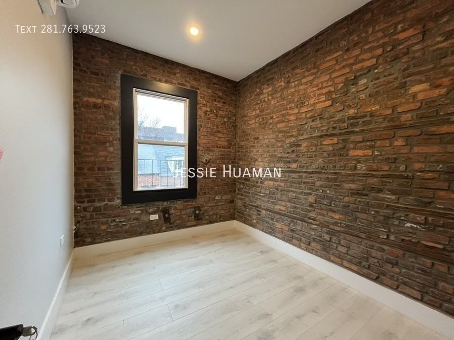 37 Cornelia St #3A - Photo 6 of 9