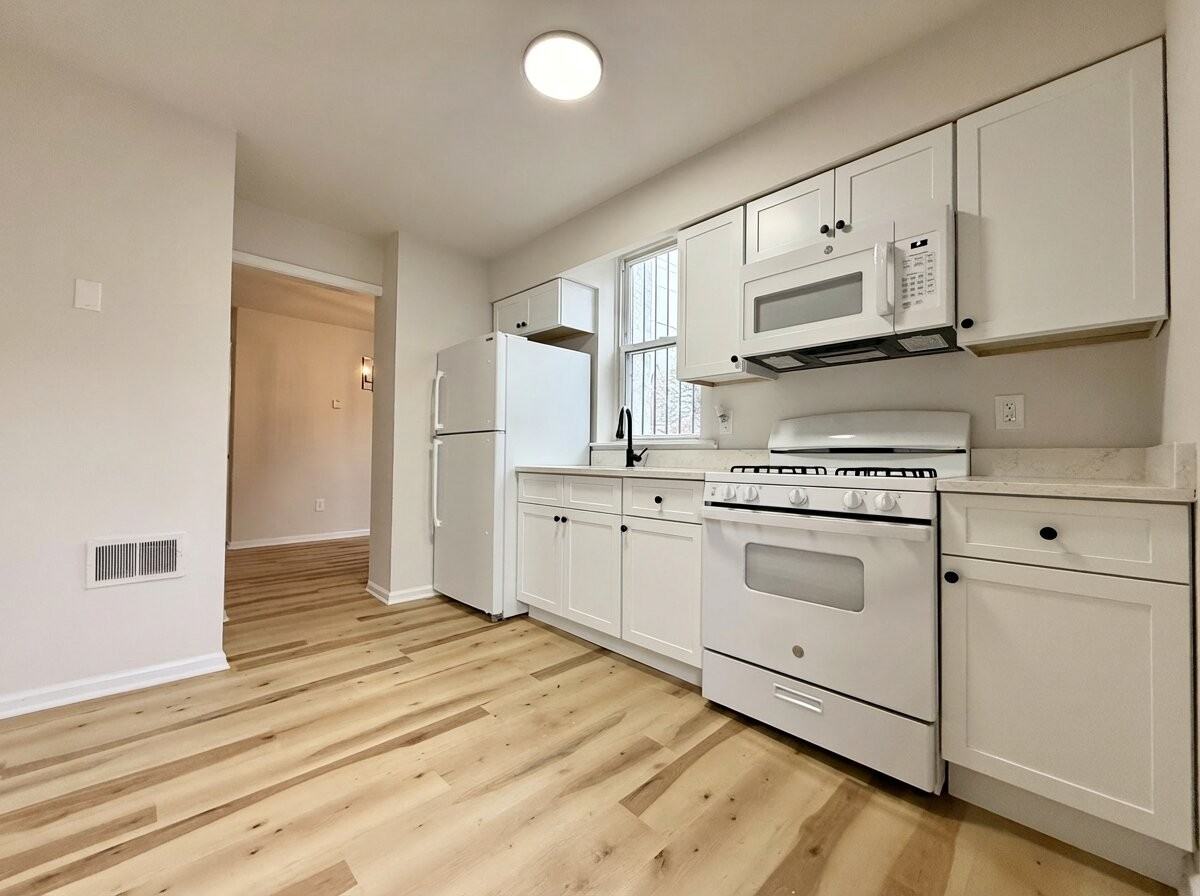 402 N 55th St - Photo 3 of 20