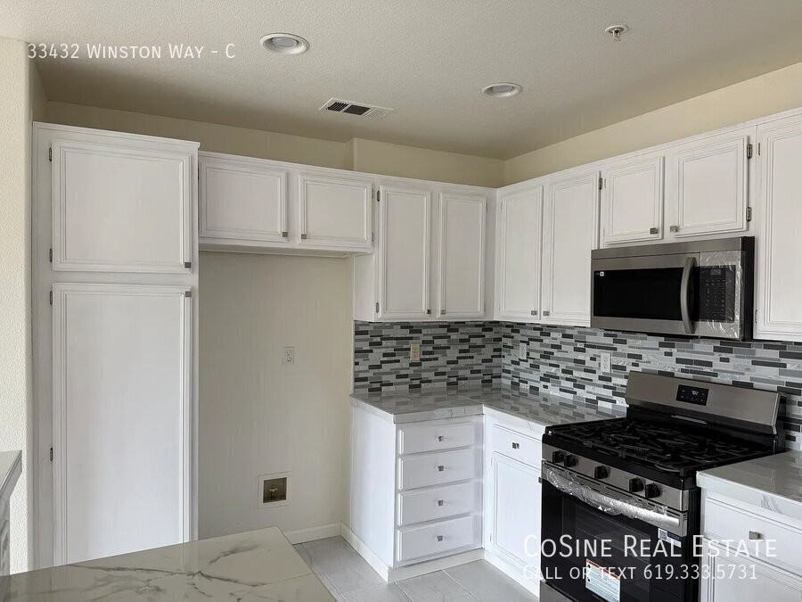 33432 Winston Way #C - Photo 2 of 18