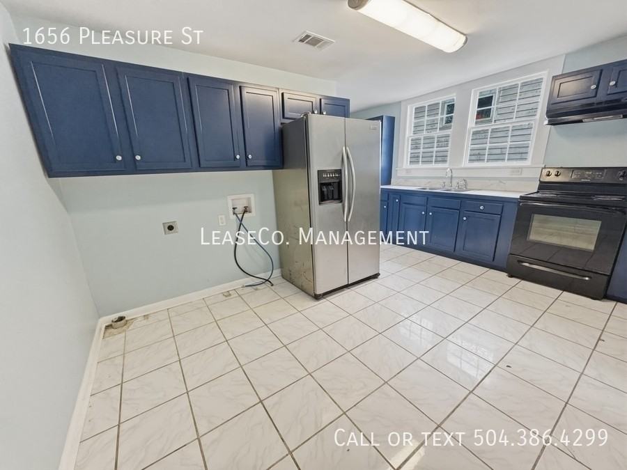 1656 Pleasure St - Photo 6 of 9