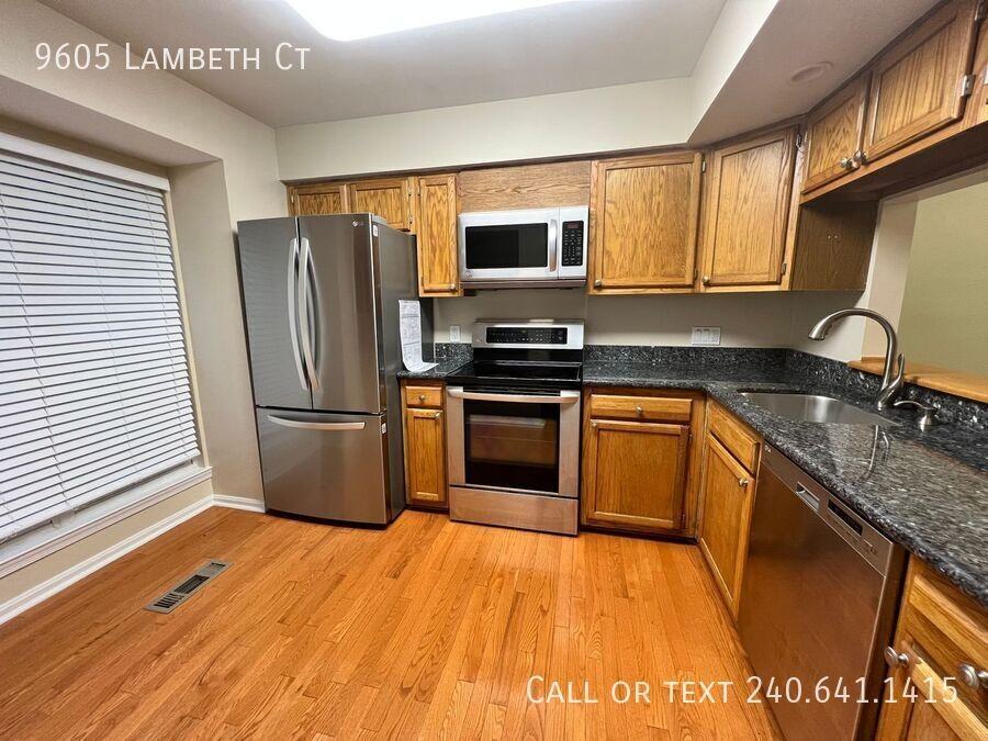 9605 Lambeth Ct - Photo 5 of 18