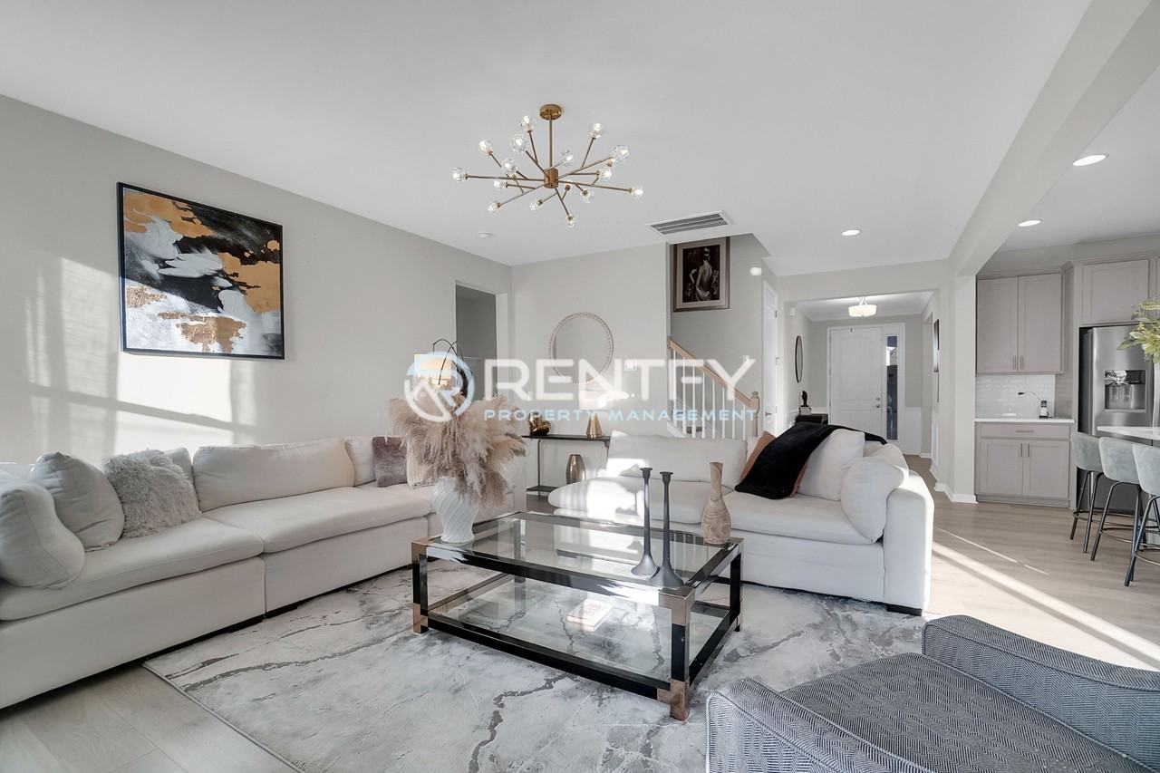 211 Tetcott St - Photo 4 of 29