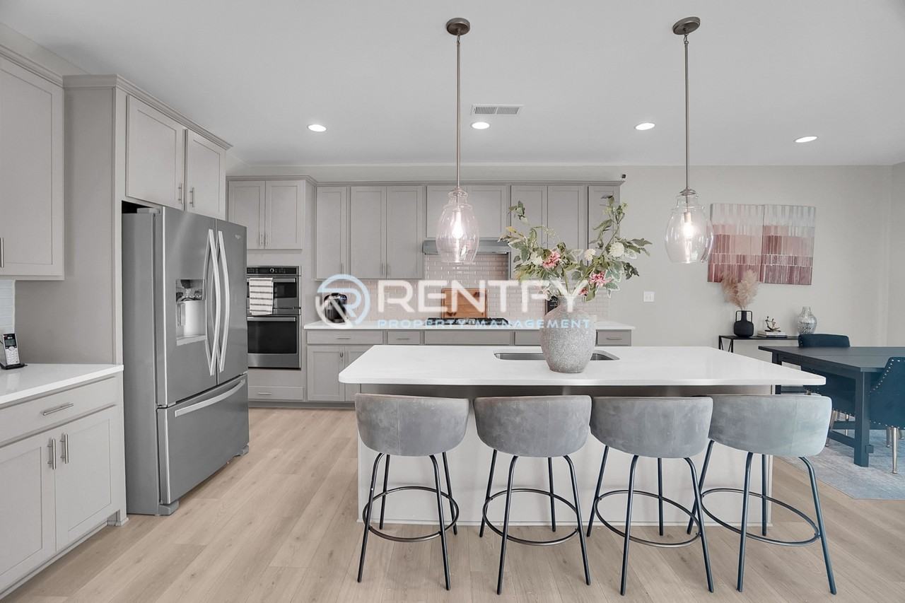 211 Tetcott St - Photo 5 of 29