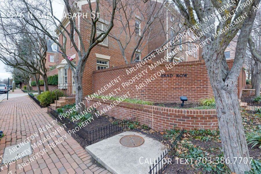 576 N Saint Asaph St - Photo 4 of 34