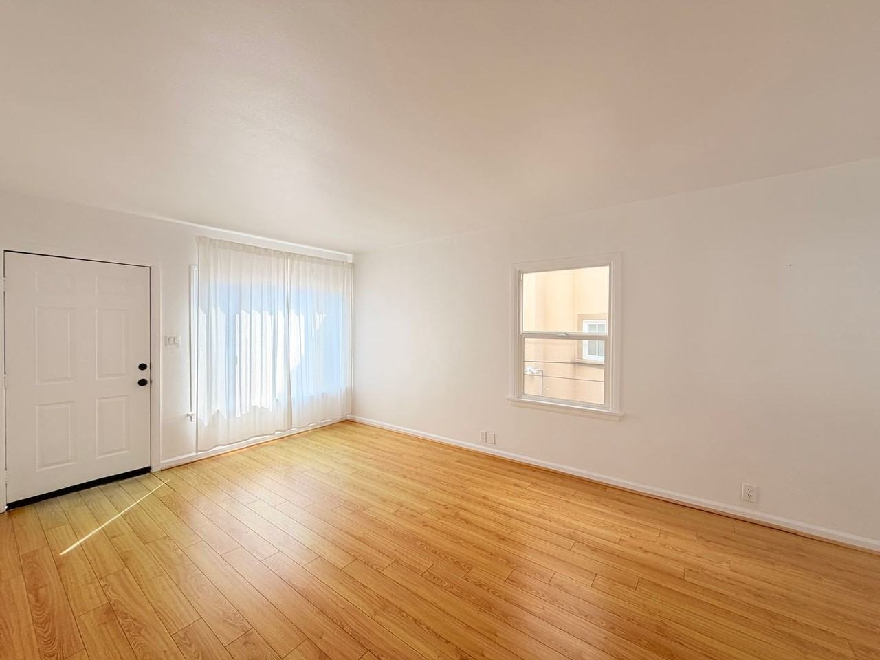 231 13th St - Photo 4 of 13