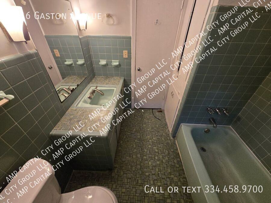 3616 Gaston Ave - Photo 5 of 18